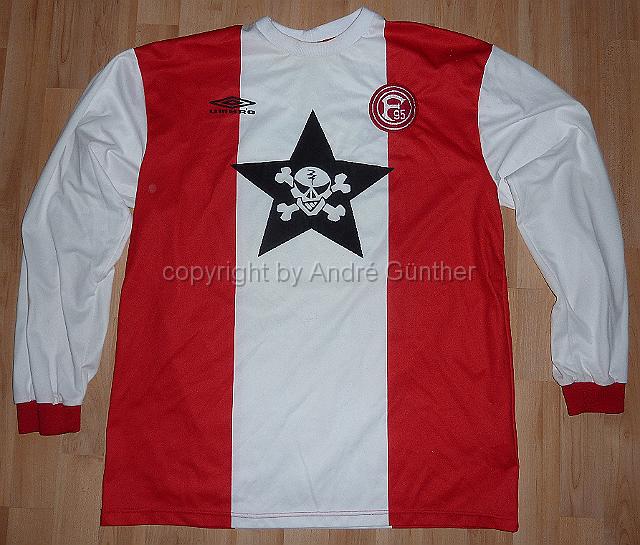 P1150763.JPG - 2002-03 Hosen Trikot rot weiß langarm Retterath matchworn