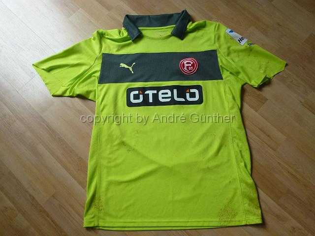 P1200892.JPG - 2012-13 OTELO  #33  Fabian Giefer Matchworn aus dem Spiel gegen Nürnberg letztes Heimspiel 1.Liga  Das Trikot ist ungewaschen also mit Spielspuren !  Vorderseite